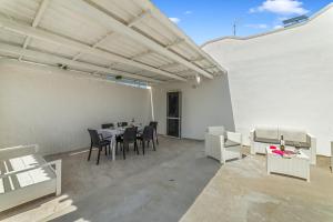 Villa Benedetta 50m from Beach - Happy Rentals