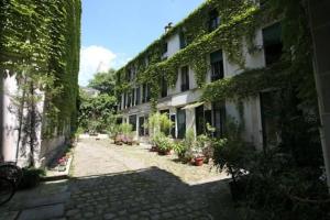 Charming Latin Quarter Duplex - OI Collection