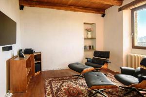 Authentic Farmhouse Among Vineyards In Alta Langa