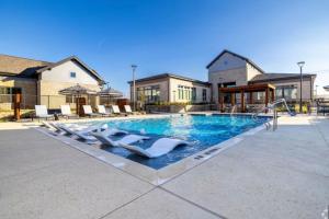 Apex Executive Apartments - 601 Graham Dr TX