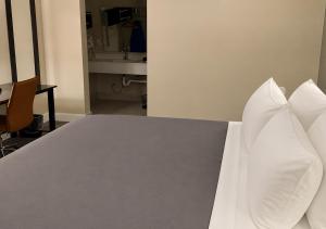 LX Hotel, SureStay Collection by Best Western, Manchester near Arnold AFB