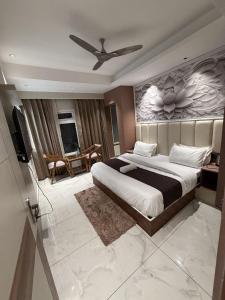 The Moonsoon Inn