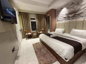 The Moonsoon Inn