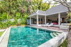 Villa Imbuh 2 - Tropical Oasis 3BR in Central Canggu