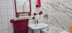 Spacious 2-Floor House in a Convenient Location