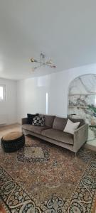 Chic Designer Sanctuary in Tolochenaz