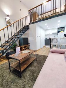 Homey Edessa Loft