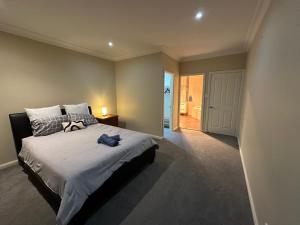 The Hillwood Manor - Huge 5BR House Minutes to Jervis Bay & Huskisson