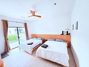 New2 Storey Terrace House Night Market