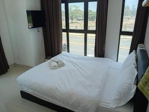 Rayyaz Inn Pantai Teluk Ketapang