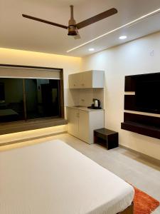 5 Star Stay in Koregaon Park
