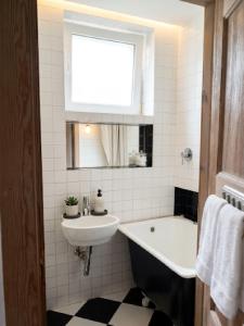 Klimat Starego Wrzeszcza - Apartament z dużym łóżkiem
