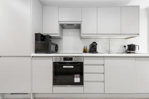 Chic Apartment by Hyde Park