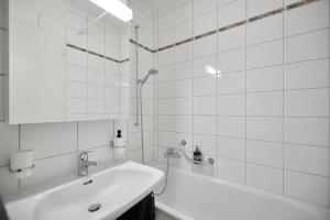 Heart of Basel: 2BR Cozy Apartment