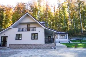Dey Villa, Valea Avrigului, Transilvania