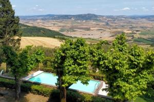 Villa Sorbaiano 16 by VacaVilla