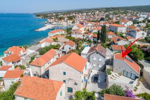 VILLA STONE PEARL SUTIVAN - exceptional luxury new three-room villa - private pool and jacuzzi - perfect location right next to the town center and the beach - secured parking space