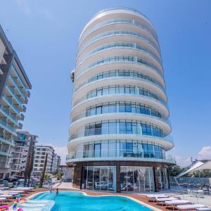 White Tower Mamaia Beach 602