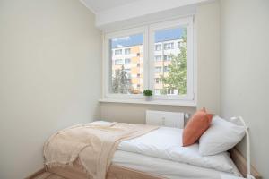 Przestronny Apartament z 3 Sypialniami i Balkonem Idealny do Pracy Zdalnej by Renters Prestige