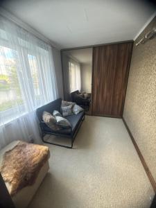 Hubane korter järve kaldal