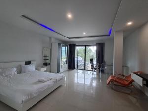 Sleek Modern Studio in Rawai, Phuket