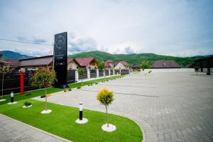 Leo Resort and Spa