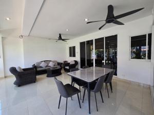 2BR Condo Near City Center (NG430)