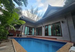 Howard Johnson by Wyndham Phuket Naiyang