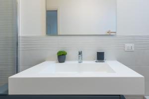 GuestHost - Comfy Terrace Apartment in Cagliari img22