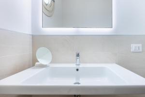 GuestHost - Comfy Terrace Apartment in Cagliari img14