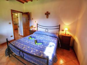 Rustic Holiday Home in Ortignano with Swimming Pool