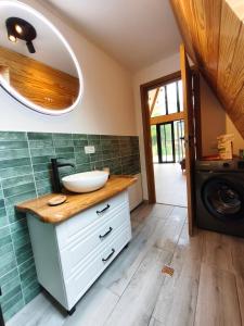 Transylvantures Cabin