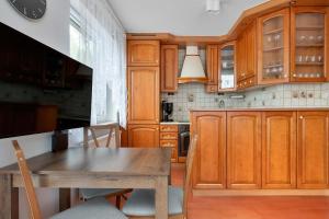 Comfortable Apartment with Parking Close to the Beach by Noclegi Renters