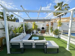 Chalet con Piscina Privada, Aguas Nuevas, Torrevieja