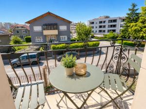 M112 Superbe T4 spacieux avec balcon, proche de Genève