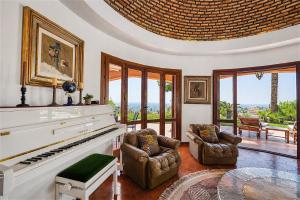 3163 Luxury Mediterranean Villa with Private Pool