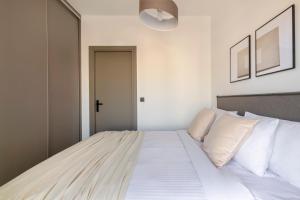 Vyronos Maisonettes by UPSTREET