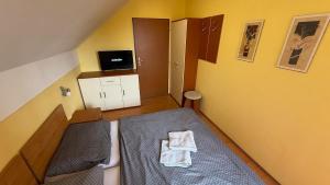 2 room apartment with terrace, Hriadky