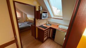 2 room apartment with terrace, Hriadky