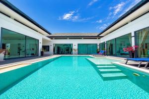 Exclusive Tropical Living! Elegant 4BR Villa Destiny with Salt Pool
