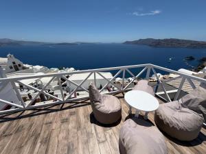 Maryloujohn Villas Oia