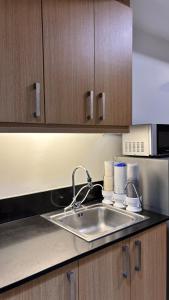 Cozy 1BR near MOA for 4 Wi-Fi Netflix & Pool