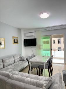 Vlore Centre Lions Gate 4