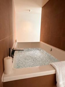 Appartement avec jacuzzi et vue sur Pyramide