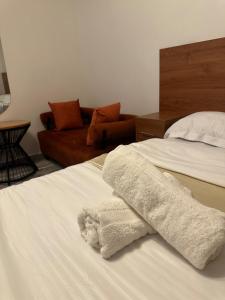 Cozy Studio with View and Dedicated Workspace , Near Transit