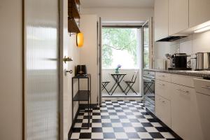 Vintage Apartment with Baselcard