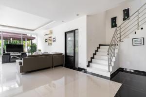 White Villa by Villacarte