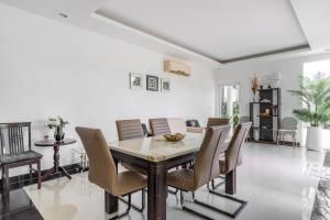 White Villa by Villacarte