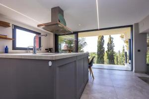 Villa With Sea Views Near Tarragona