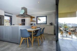 Villa With Sea Views Near Tarragona